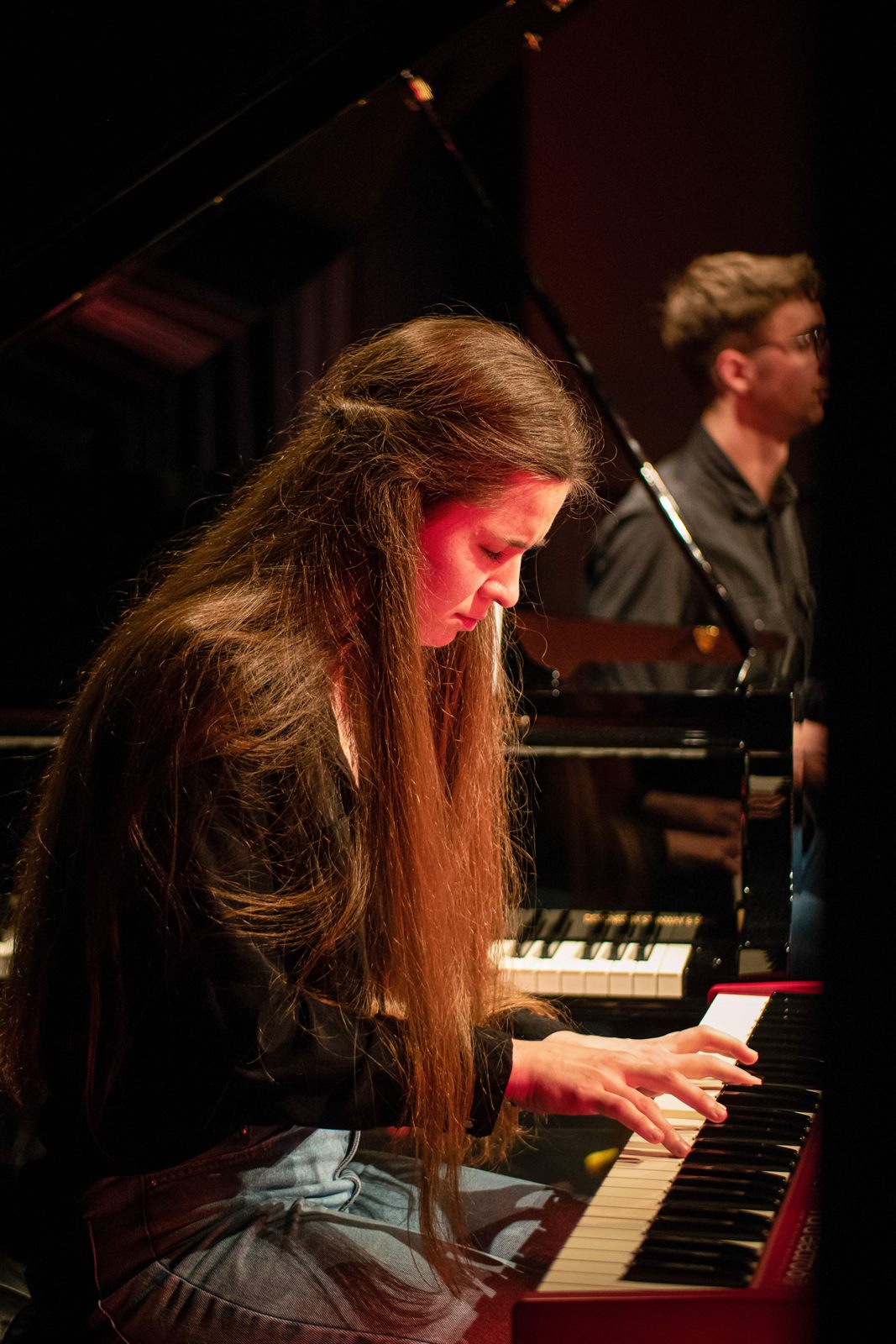 Nadiia Zhurba konzentriert am Flügel